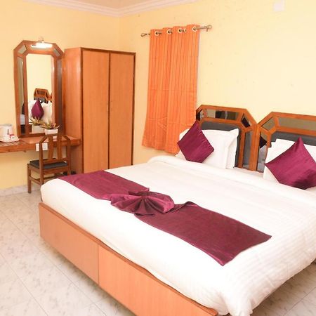 Hotel Vijaya Residency Anakāpalle Esterno foto
