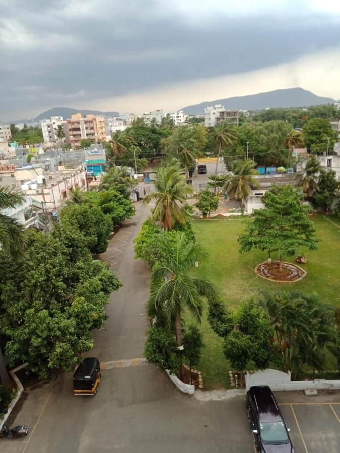 Hotel Vijaya Residency Anakāpalle Esterno foto