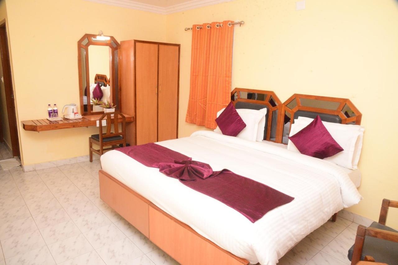 Hotel Vijaya Residency Anakāpalle Esterno foto