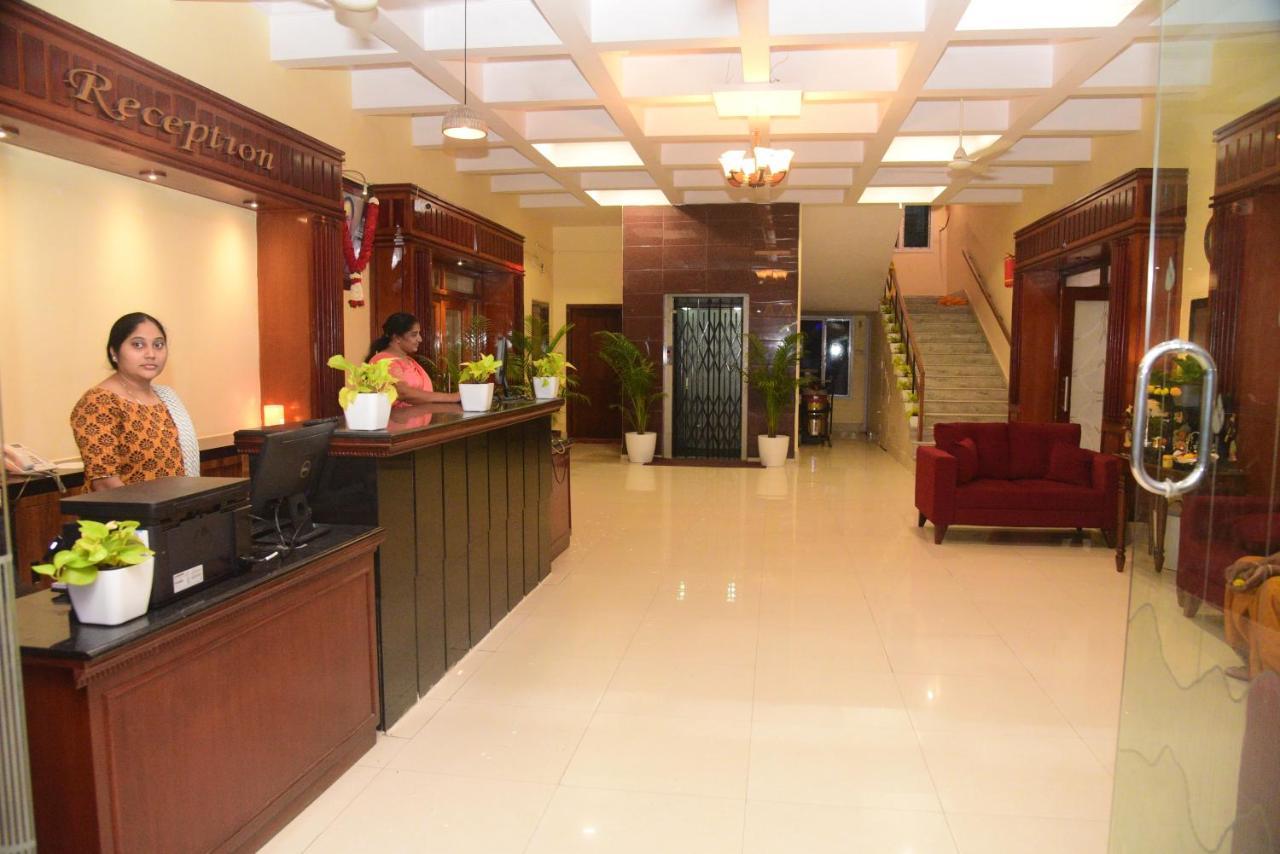 Hotel Vijaya Residency Anakāpalle Esterno foto