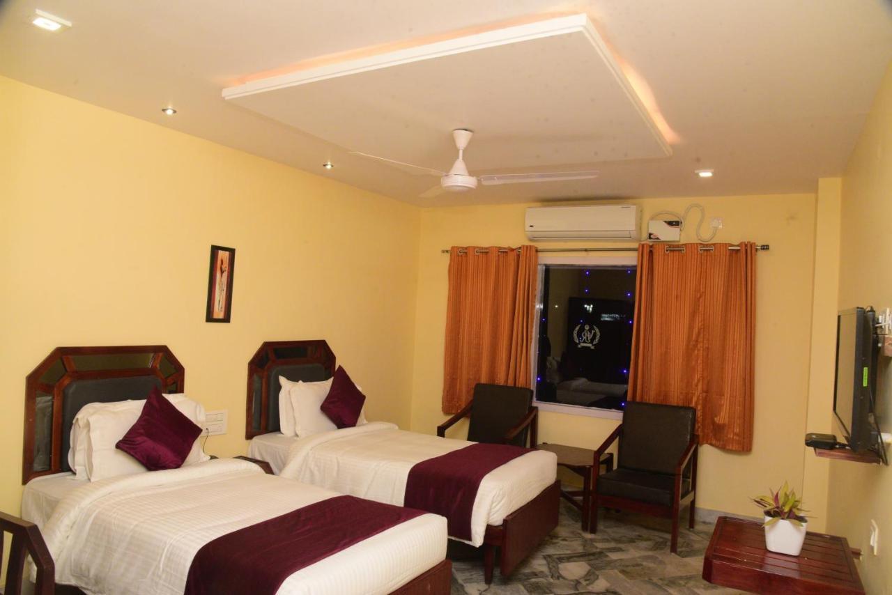 Hotel Vijaya Residency Anakāpalle Esterno foto