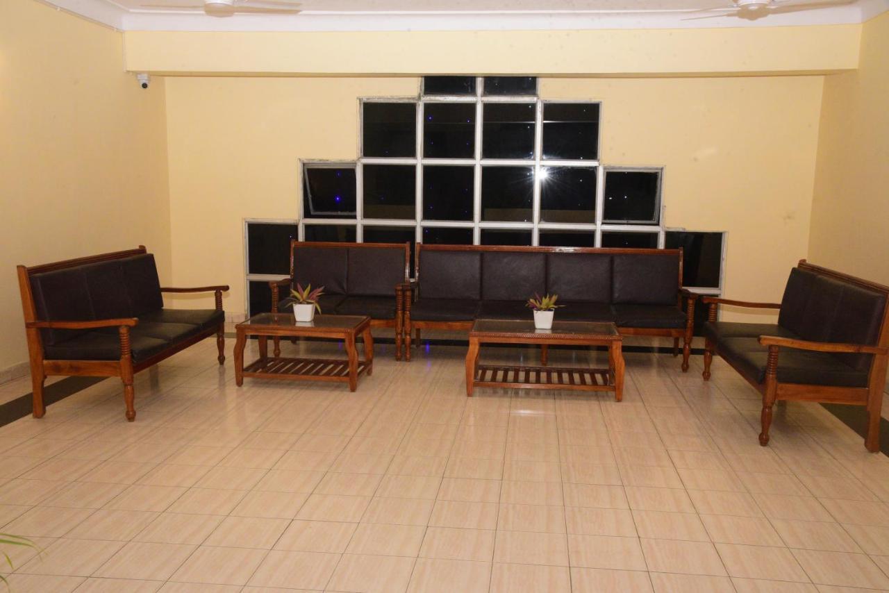 Hotel Vijaya Residency Anakāpalle Esterno foto